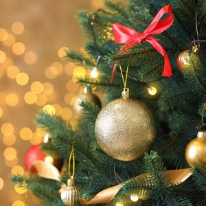 Best Artificial Christmas Tree • Reviews & Buying Guide (May 2023)